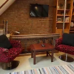 Authentic Loft In The Heart Of Old Town شقة *